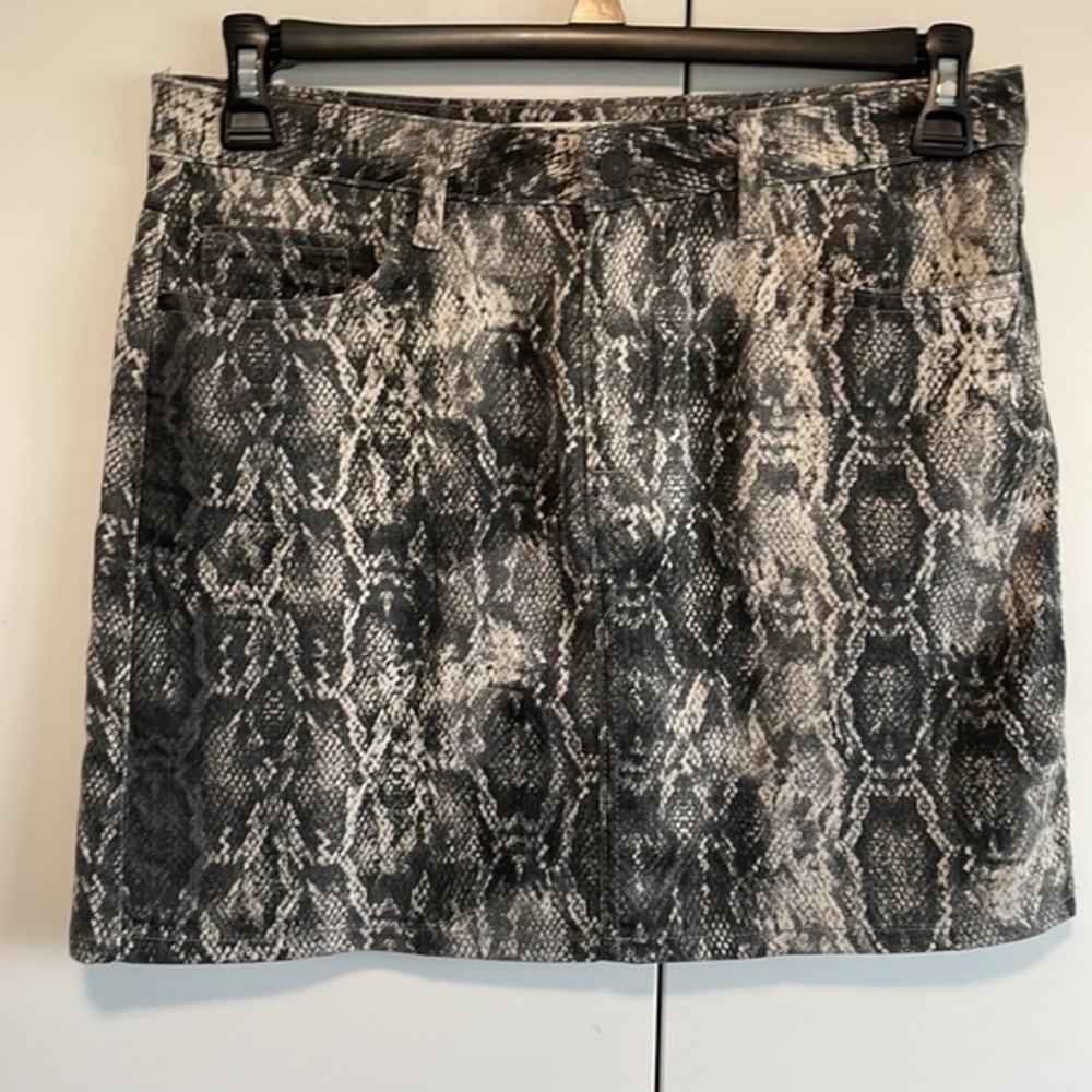 Zara denim skirt size medium